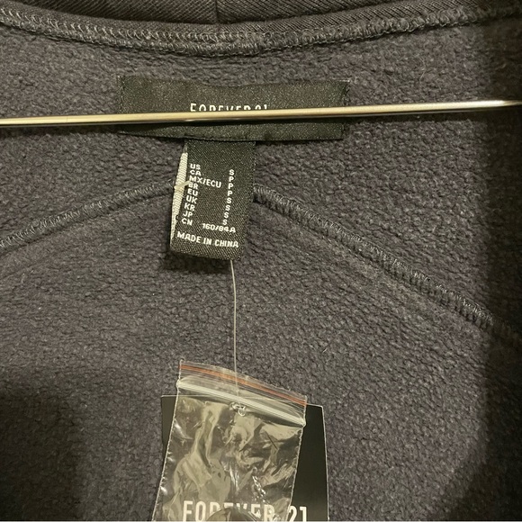 Forever 21 Reverse Fleece Oversized Cardigan NWT - Picture 2 of 4